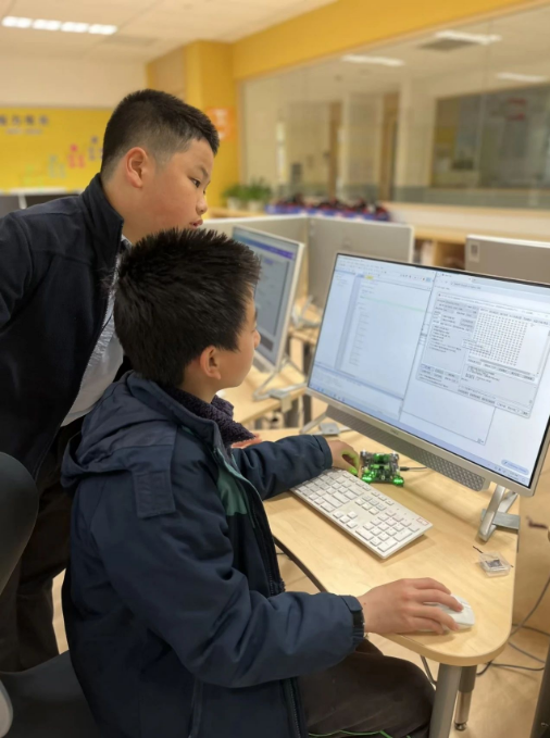 成都墨尔文2024-25学年校刊|小学理科部：创新实践中，解锁探索的奇妙(图7)