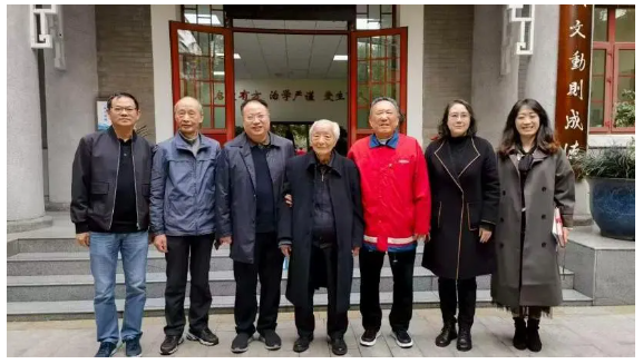 开学第一课・铭记与前行：成都七中师生回望抗战峥嵘，承志向未来(图8)